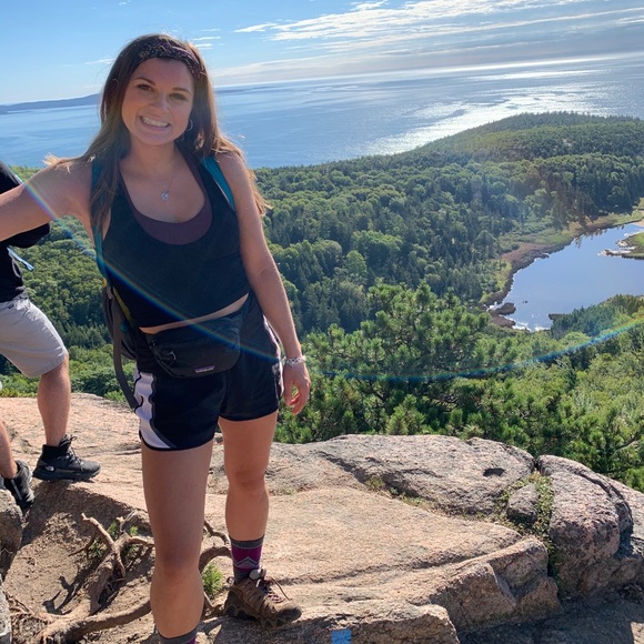 Meet your Posher, Amanda - Picture 2 of 2